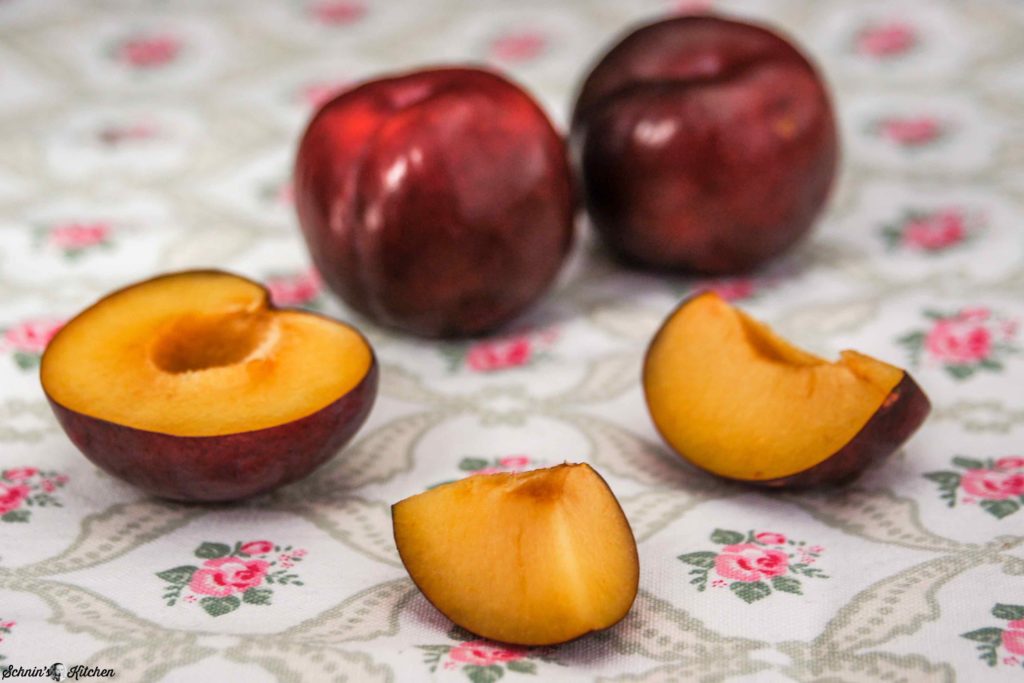 Pflaumen-Crumble im Glas mit Vanille und Zimt - Schnin&amp;#39;s Kitchen