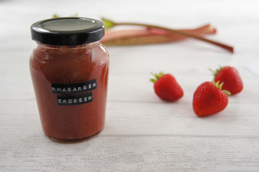 Rhabarber-Erdbeer-Marmelade mit Vanille &amp; Minze - Schnin&amp;#39;s Kitchen