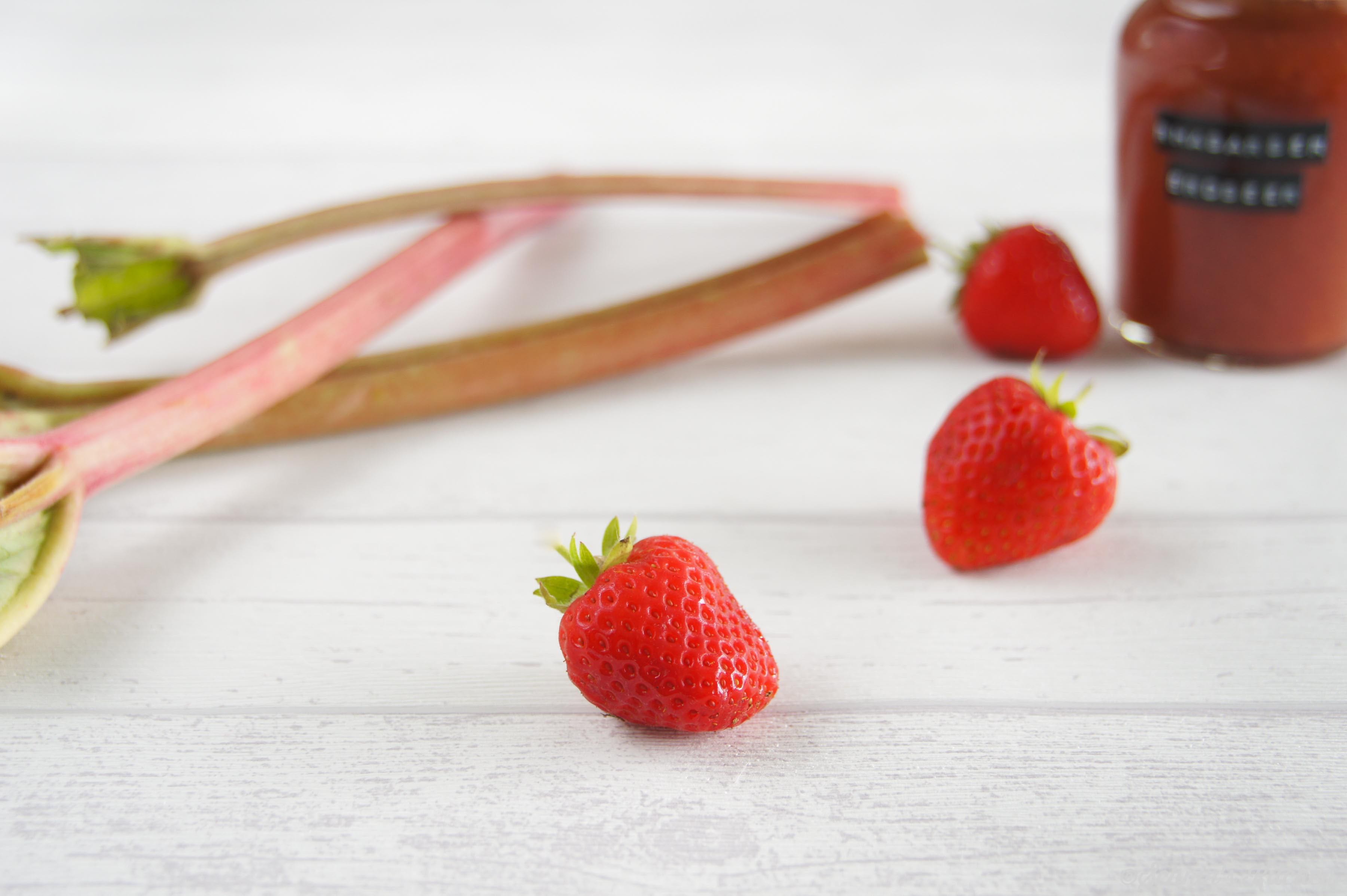 Schnin's Kitchen: Rhabarber-Erdbeer-Marmelade mit Vanille & Minze