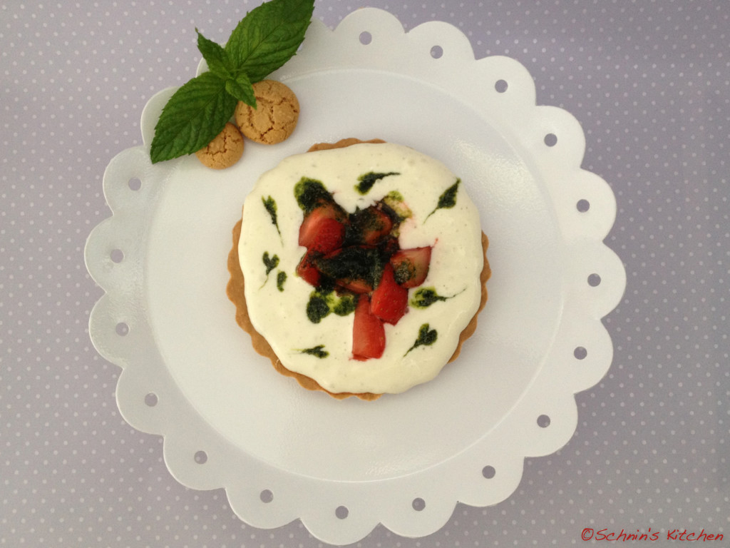 No Bake Erdbeer-Amarettini-Törtchen mit Minzpesto - Schnin&amp;#39;s Kitchen