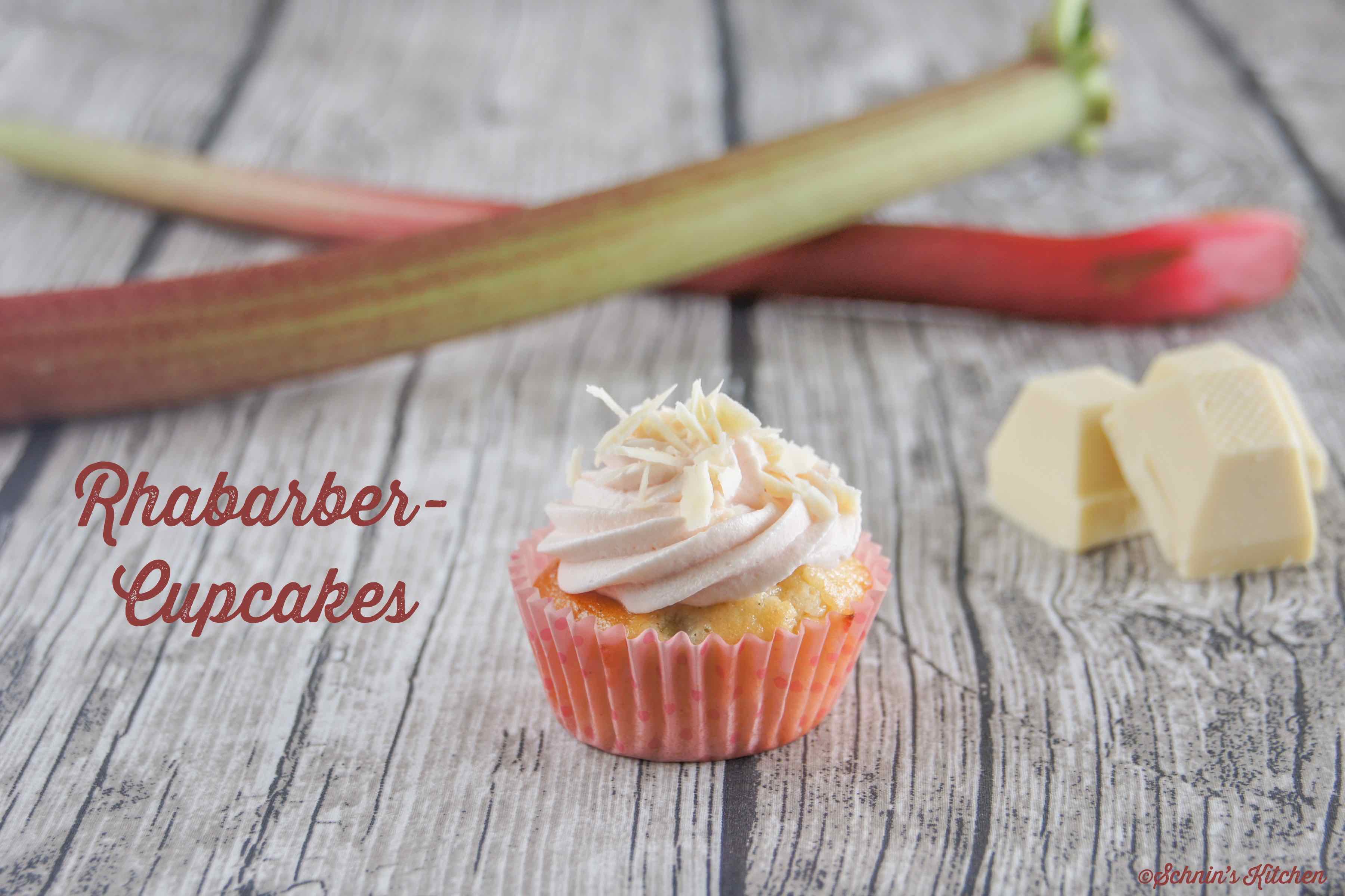 Rhabarber Joghurt Cupcakes Mit Weisser Schokolade Schnin S Kitchen