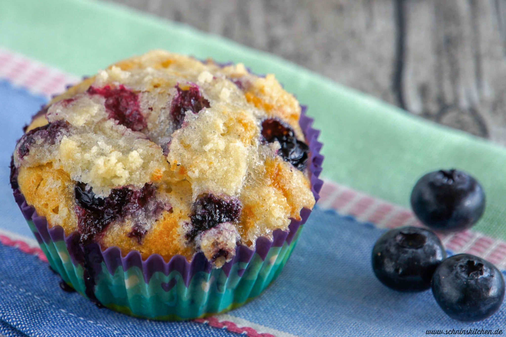 Blaubeermuffins mit Butterstreuseln - Fluffig und saftig - Schnin&amp;#39;s Kitchen