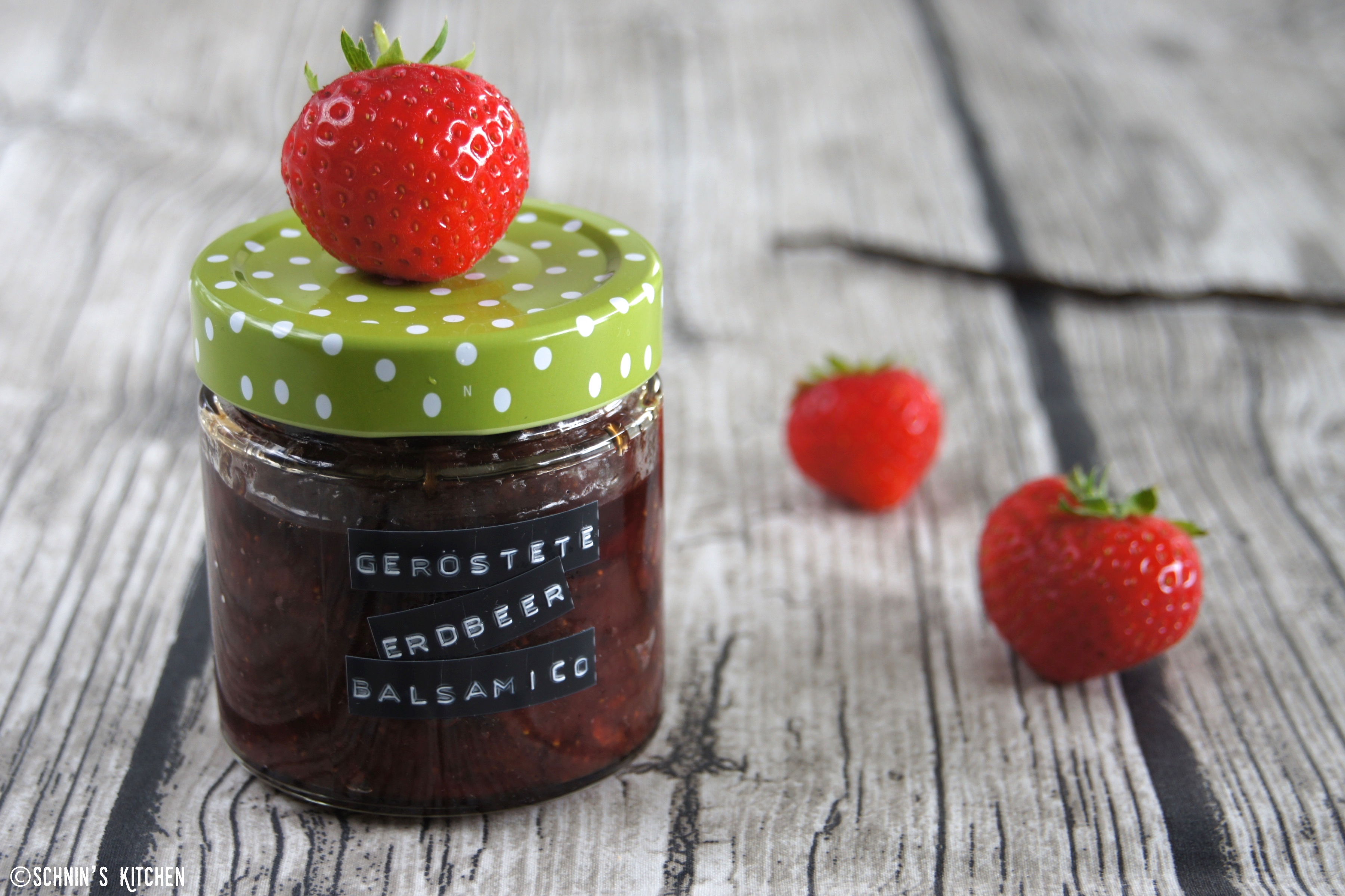 Geröstete Erdbeer-Balsamico-Marmelade ohne Gelierzucker - Schnin&amp;#39;s Kitchen