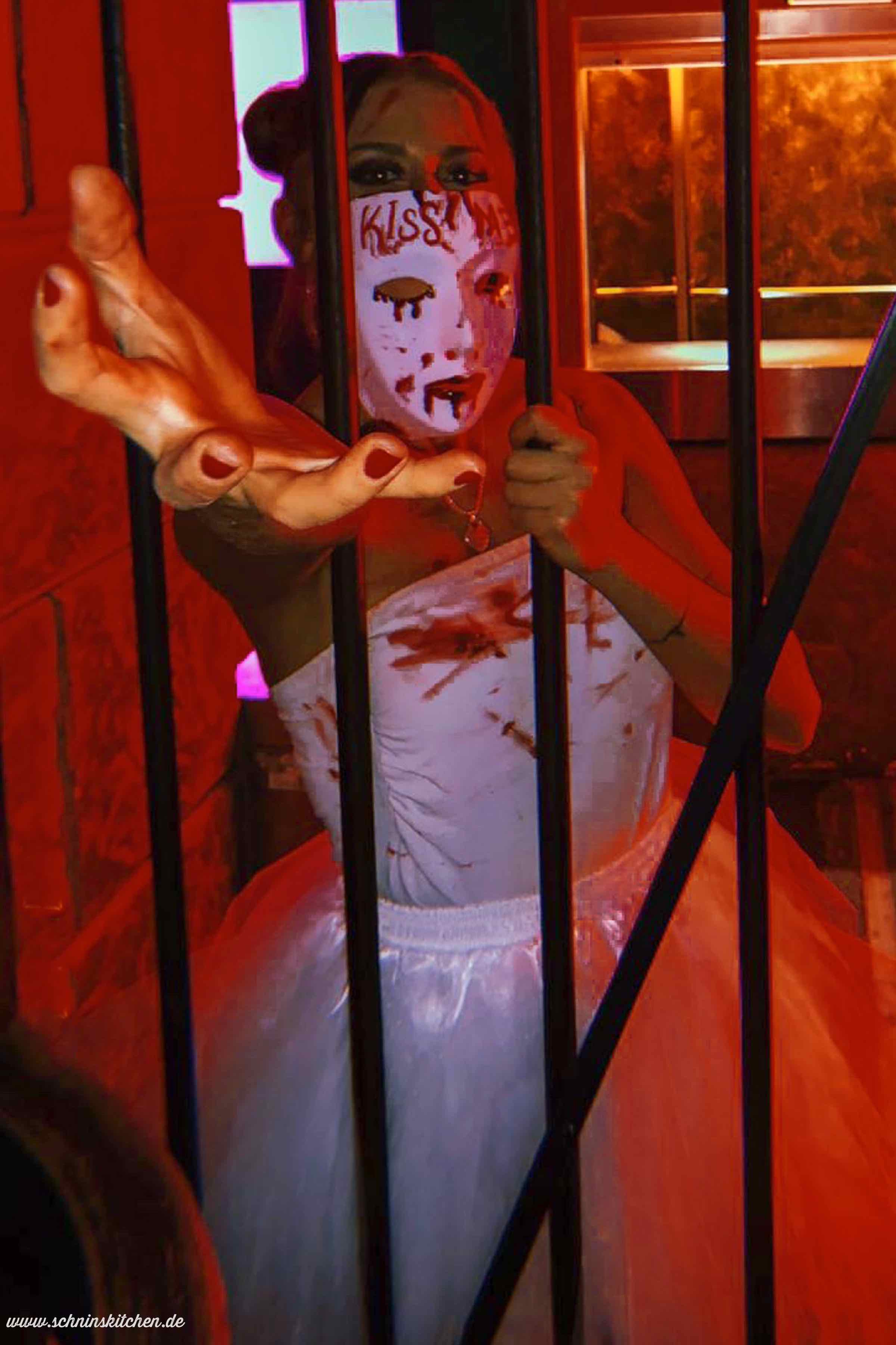 Halloween-Kostüm Candy Girl aus "The Purge" ganz einfach selber machen | www.schninskitchen.de